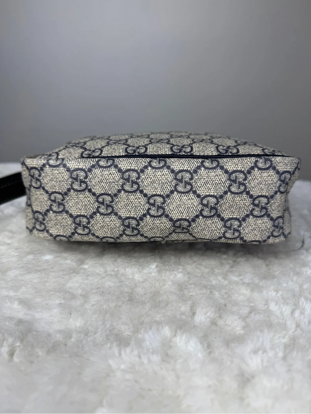 Gucci Small Gray/Black GG Supreme Messenger Crossbody Bag